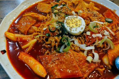Gochujang is de nieuwe chili-olie en zo gebruik je het